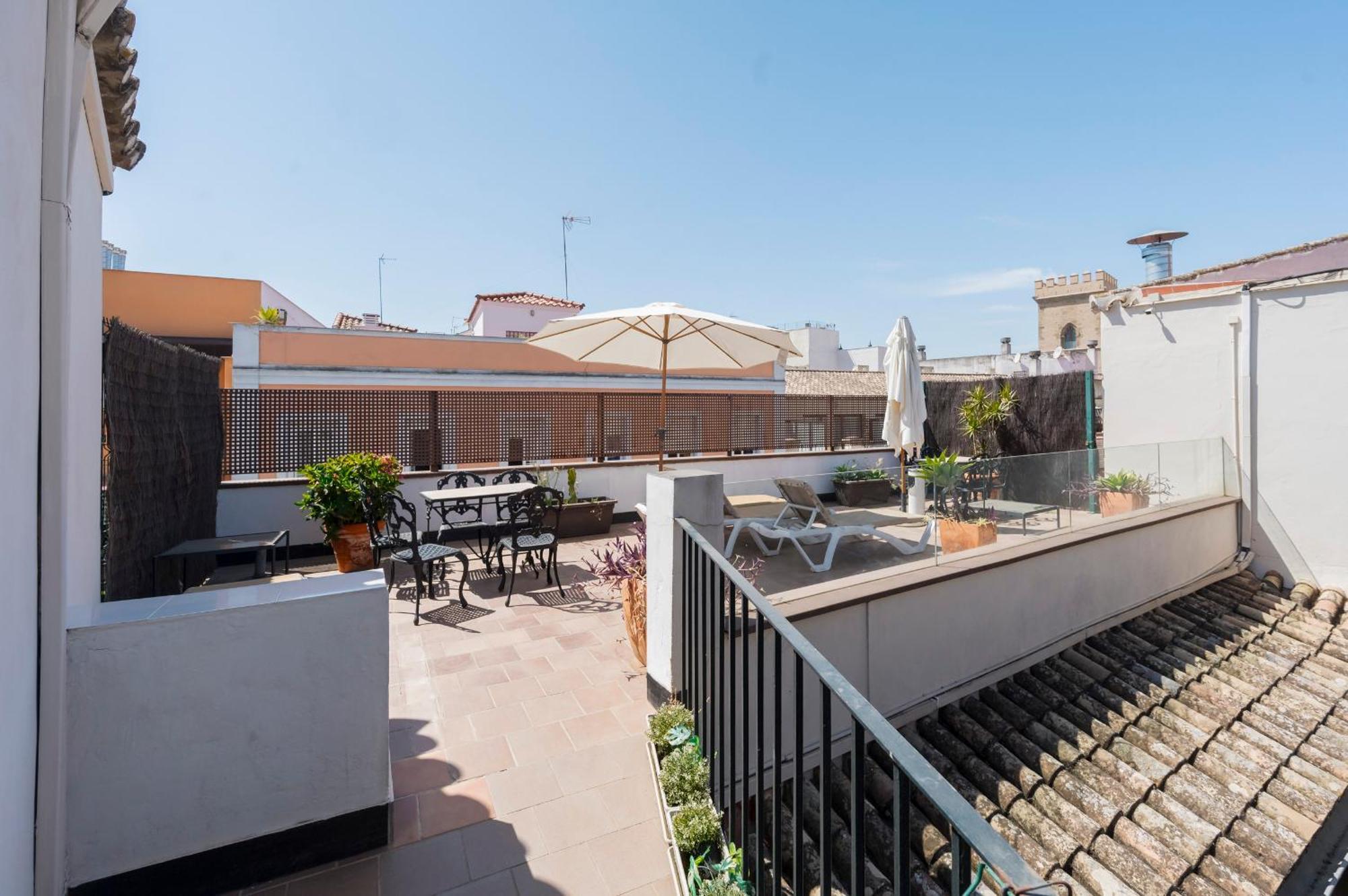 Avanti Cartuja Seville Exterior photo
